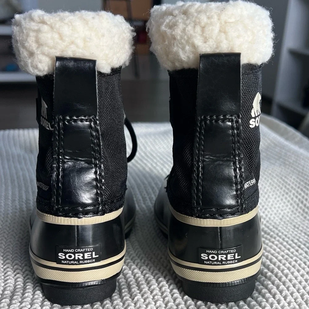 Sorel Yoot Pac Black Waterproof Snow Boots.